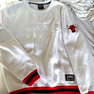 Chicago Bulls White Crewneck